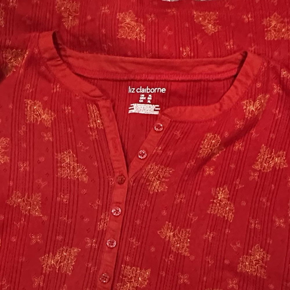 Liz‎ Claiborne Long Sleeve Henley Top Size XL Red Gold Floral 100% Cotton Cozy - Picture 2 of 5